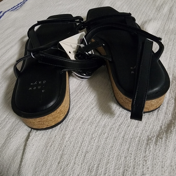 A New Day Sandals - Picture 5 of 8